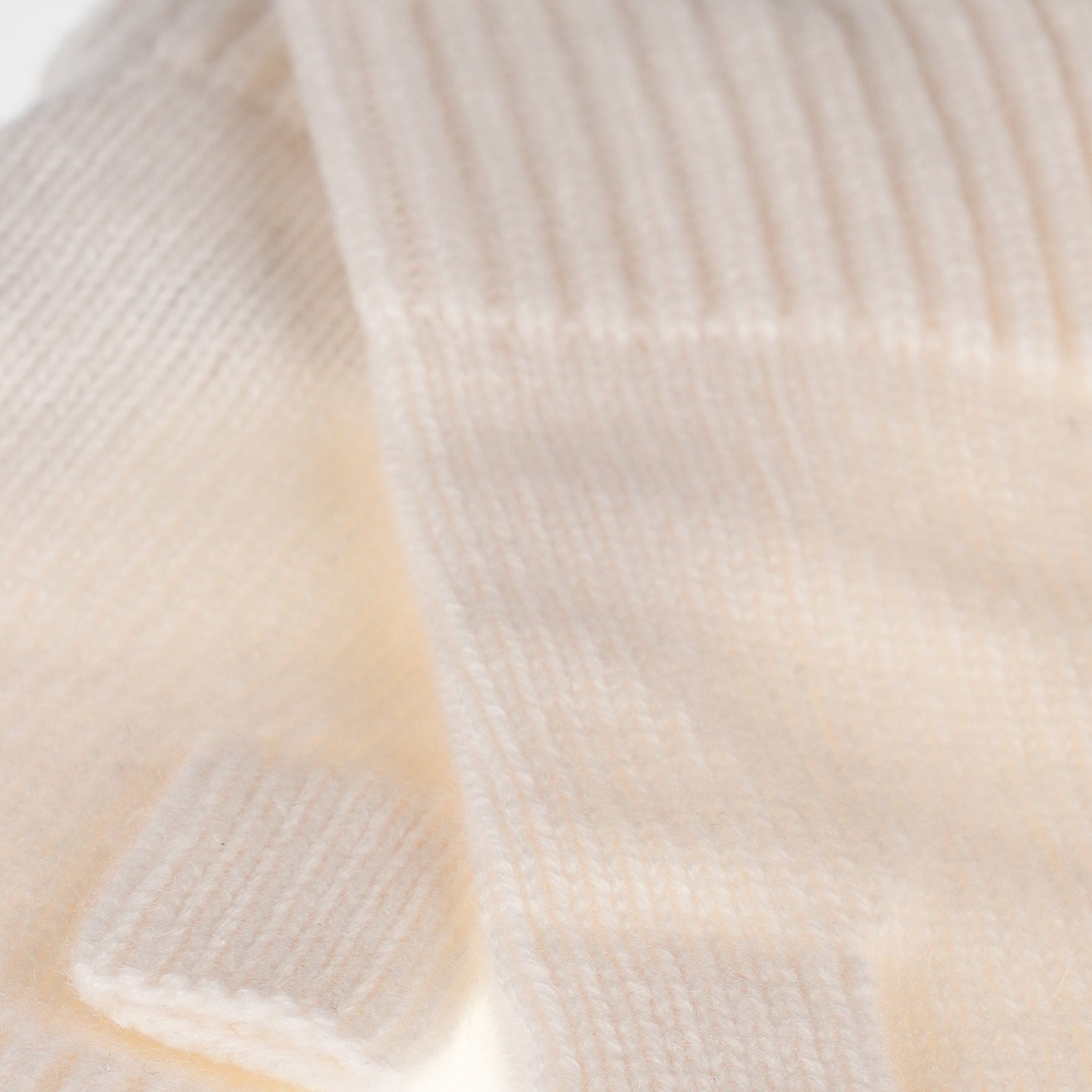 100% Cashmere Ladies Rib Wristlet White - Heritage Of Scotland - WHITE