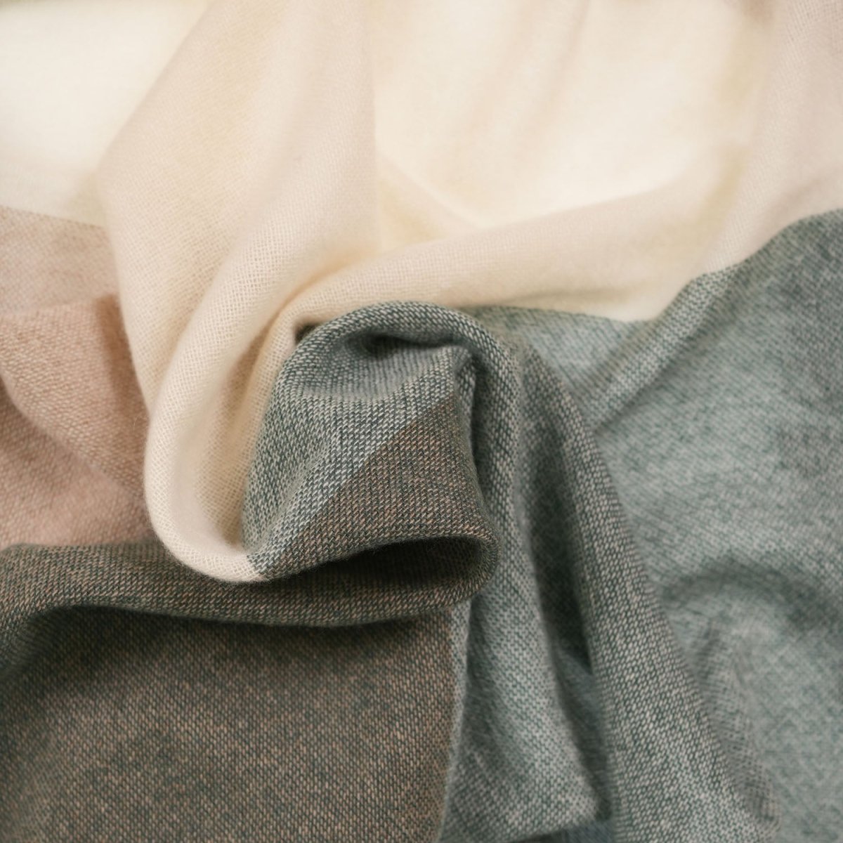 Earthy Block 100% Cashmere Square Scarf - FOREST GREEN - Heritage Of Scotland -