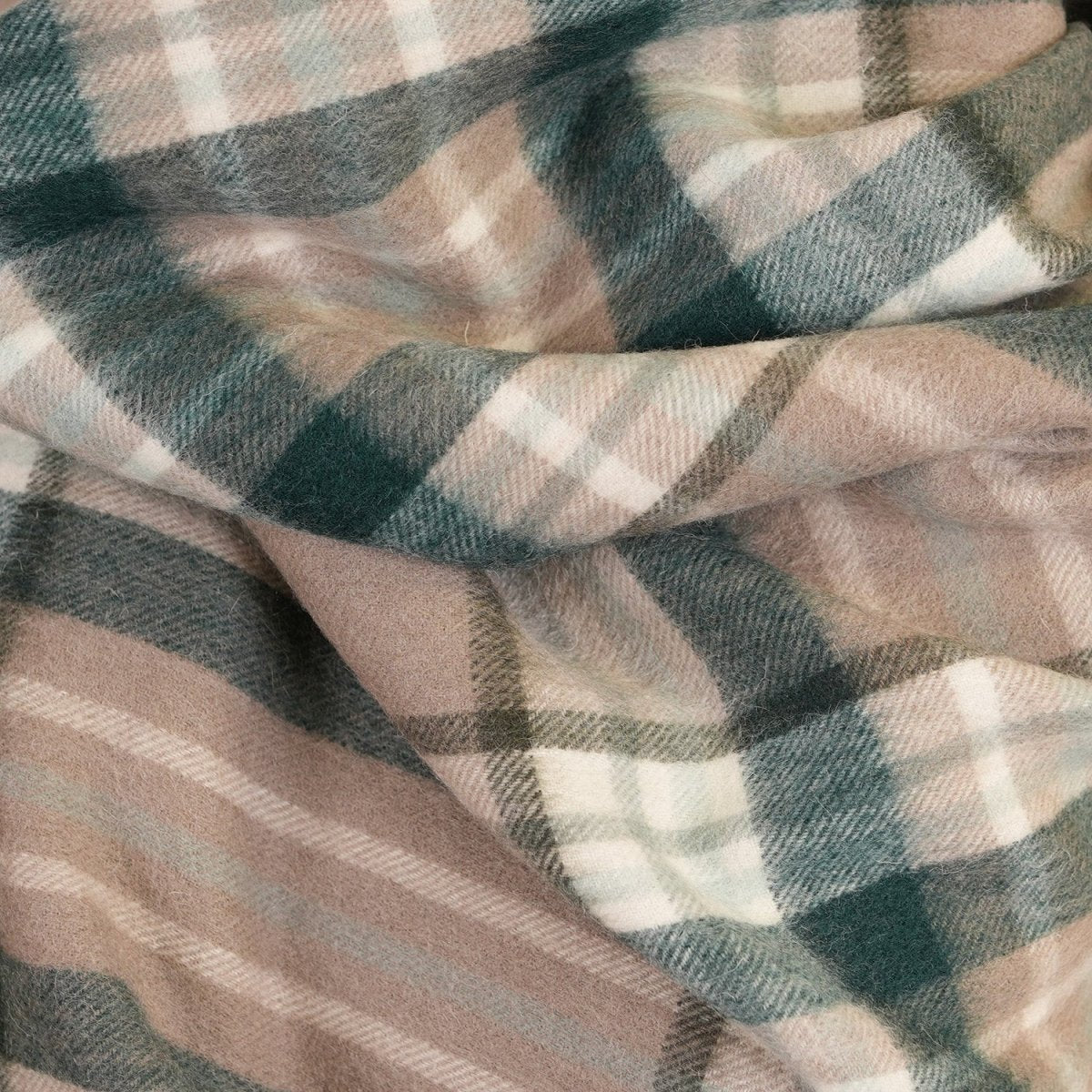 Edinburgh 100% Lambswool Stole Royal Stewart Vintage Pink - Heritage Of Scotland -