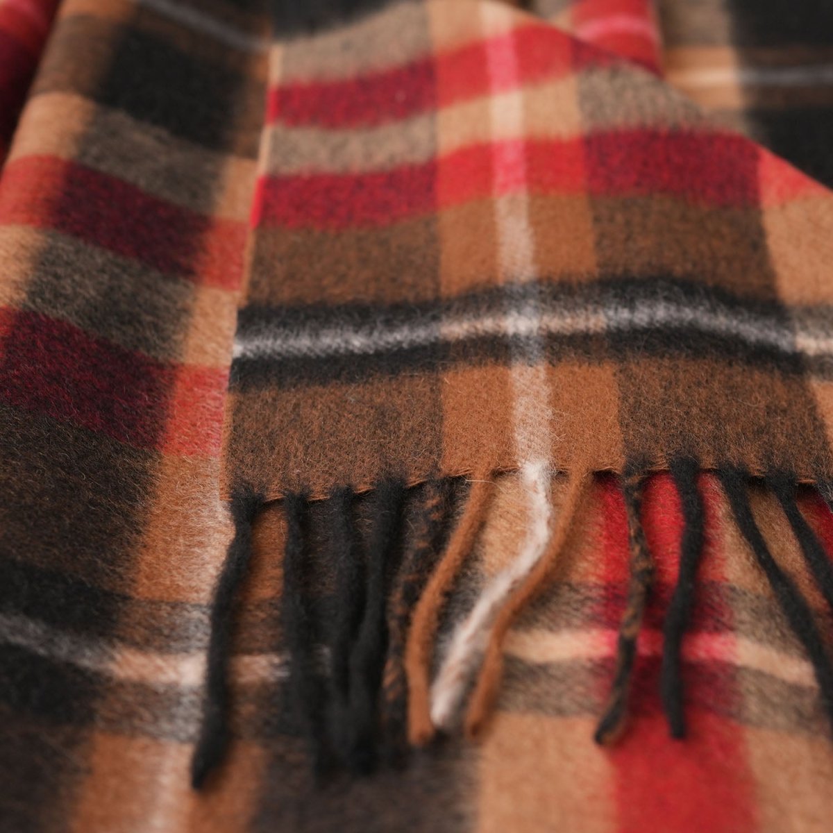Edinburgh 100% Pure Cashmere Wide Scarf – Luxury Oversized Wrap - Vicuna, Camel and Bordeaux - Heritage Of Scotland -
