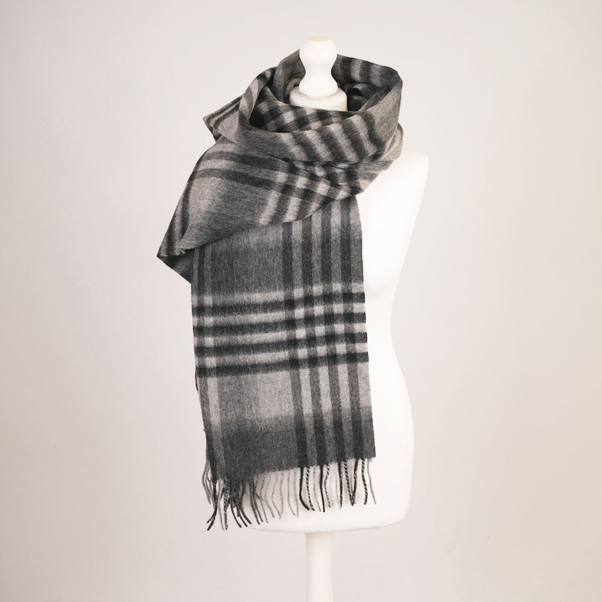 Edinburgh Lambswool Tartan Stole - Soft Luxury Check Wrap with Fringe - Chequer Tartan Dark Grey - Heritage Of Scotland -