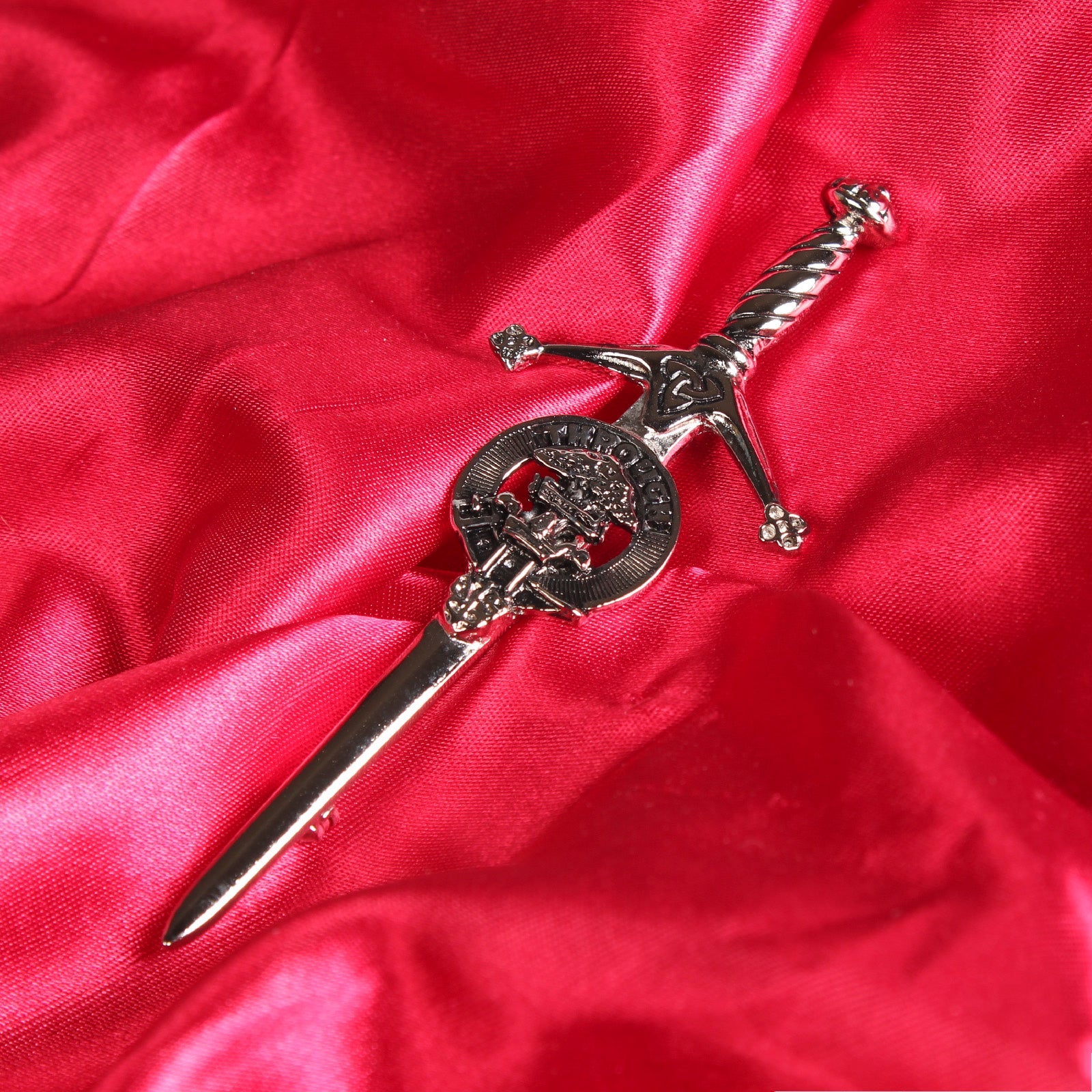 Hamilton Clan Badge, Kilt Pin, Lapel Pin, Cufflinks, Keyring/Key Fob & Gift Set — Fine Pewter by Art Pewter — Made in Scotland (Shiny Finish) - Heritage Of Scotland - Kilt Pin