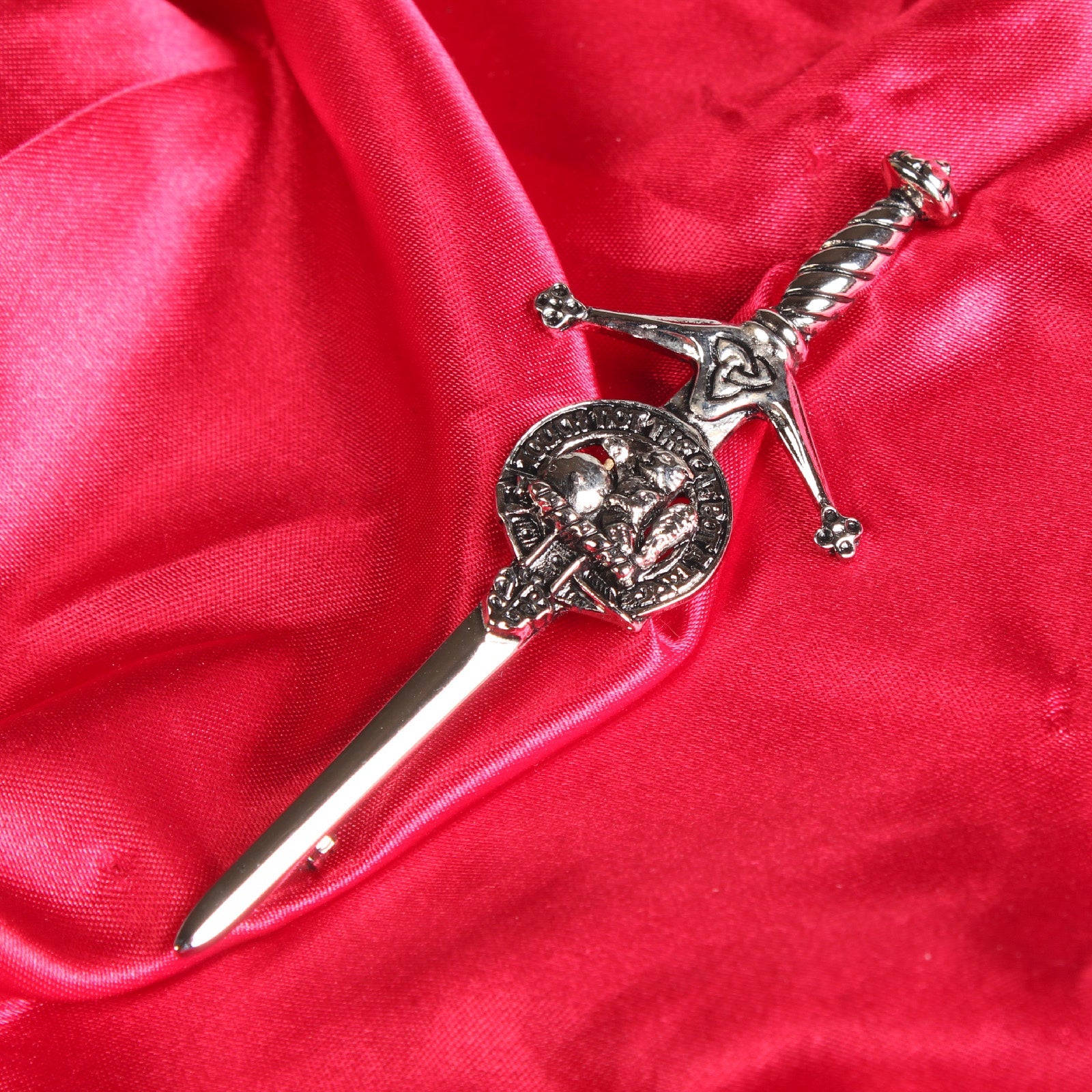 MacBean Clan Badge, Kilt Pin, Lapel Pin, Cufflinks, Keyring/Key Fob & Gift Set — Fine Pewter by Art Pewter — Made in Scotland (Shiny Finish) - Heritage Of Scotland - Kilt Pin