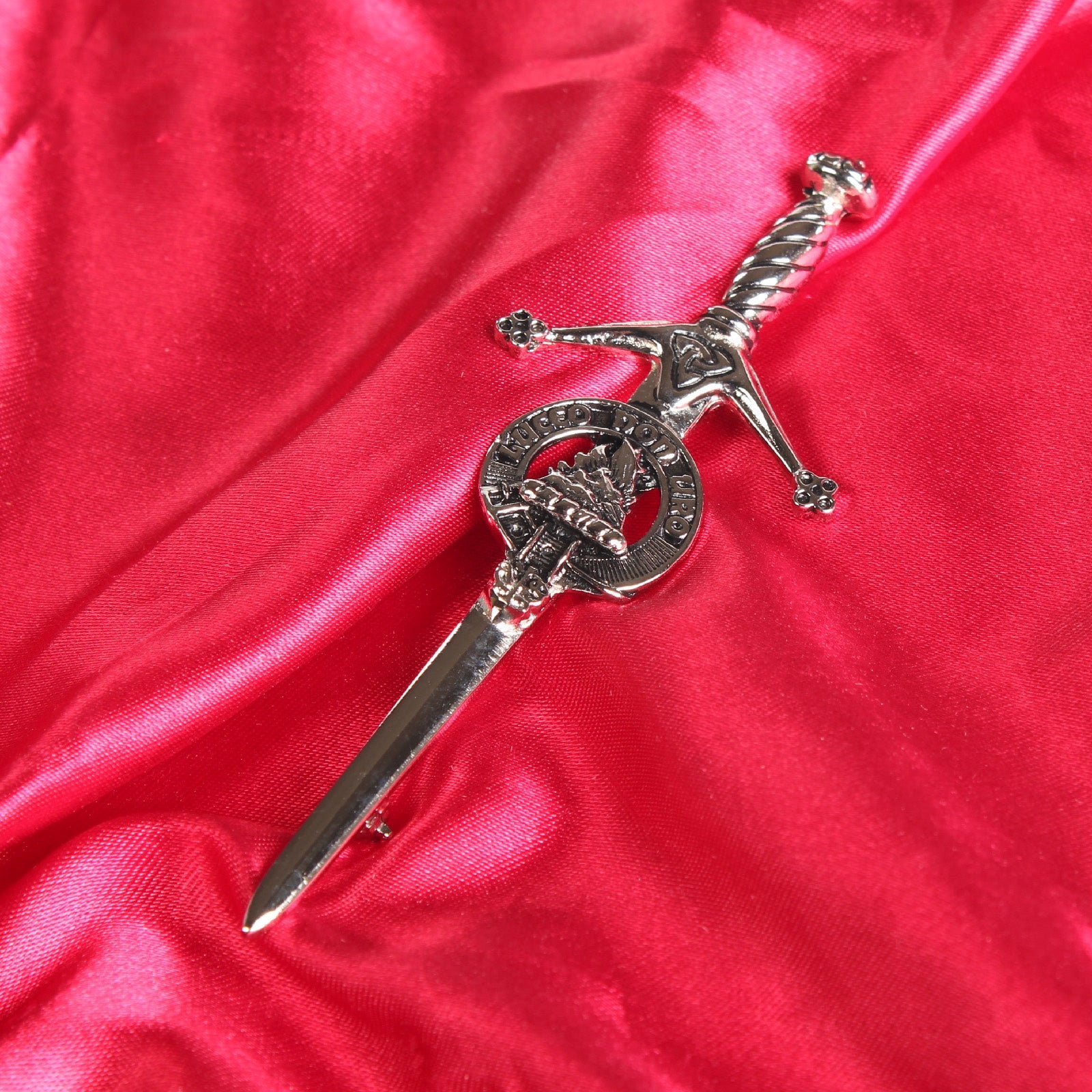 MacKenzie Clan Badge, Kilt Pin, Lapel Pin, Cufflinks, Keyring/Key Fob & Gift Set — Fine Pewter by Art Pewter — Made in Scotland (Shiny Finish) - Heritage Of Scotland - Kilt Pin