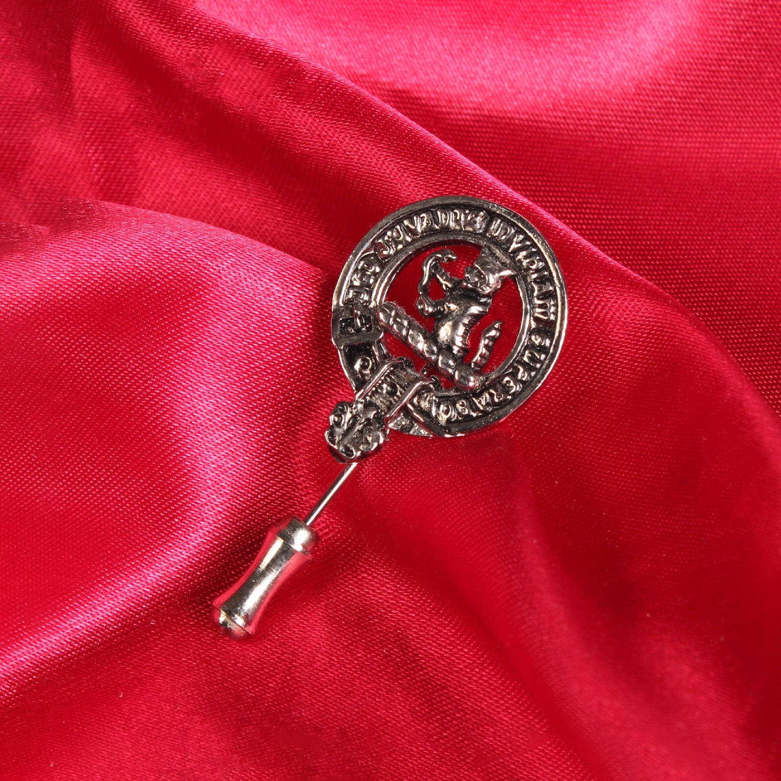 MacThomas Clan Badge, Kilt Pin, Lapel Pin, Cufflinks, Keyring/Key Fob & Gift Set — Fine Pewter by Art Pewter — Made in Scotland (Shiny Finish) - Heritage Of Scotland - Lapel Pin