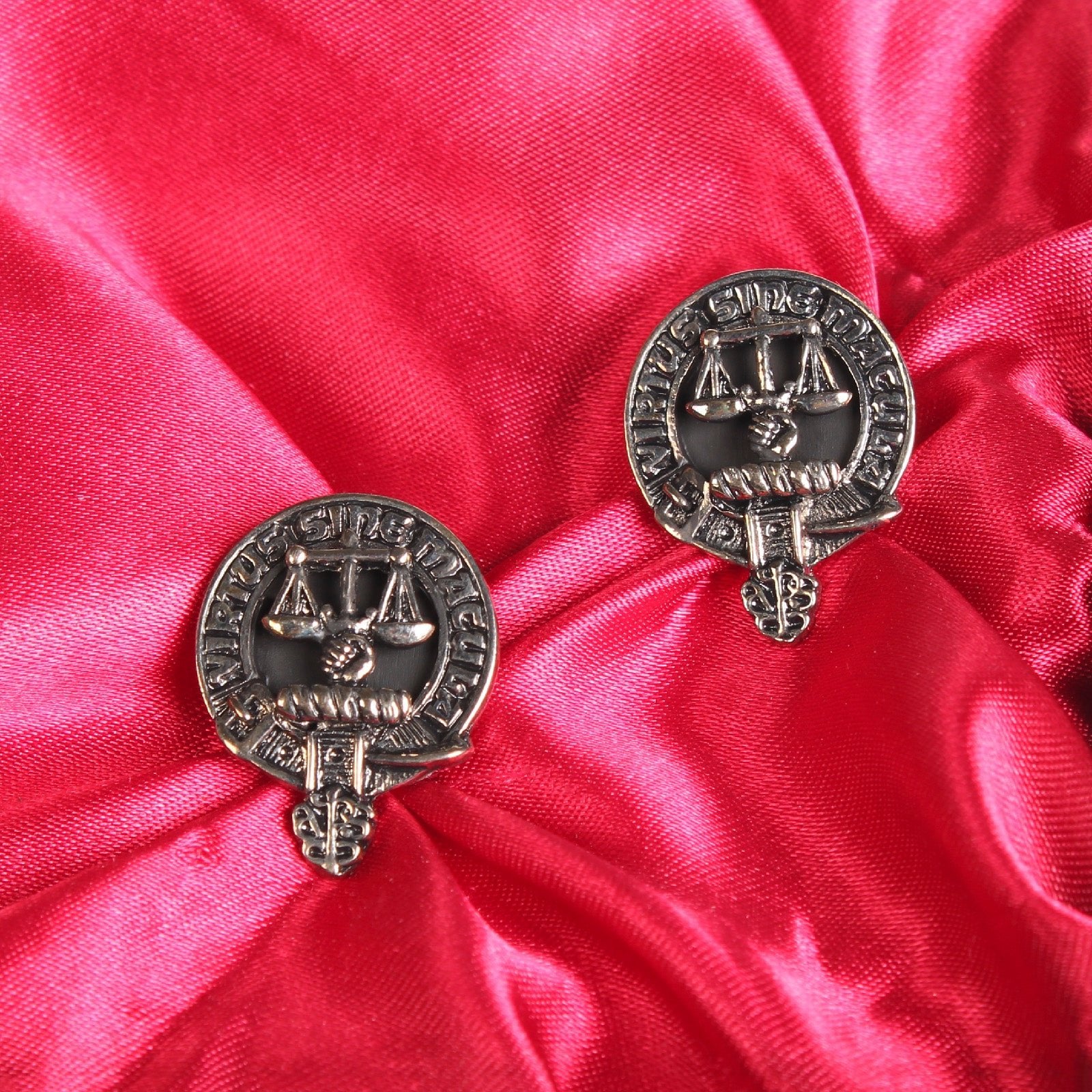 Russell Clan Badge, Kilt Pin, Lapel Pin, Cufflinks, Keyring/Key Fob & Gift Set — Fine Pewter by Art Pewter — Made in Scotland (Shiny Finish) - Heritage Of Scotland - Cufflinks