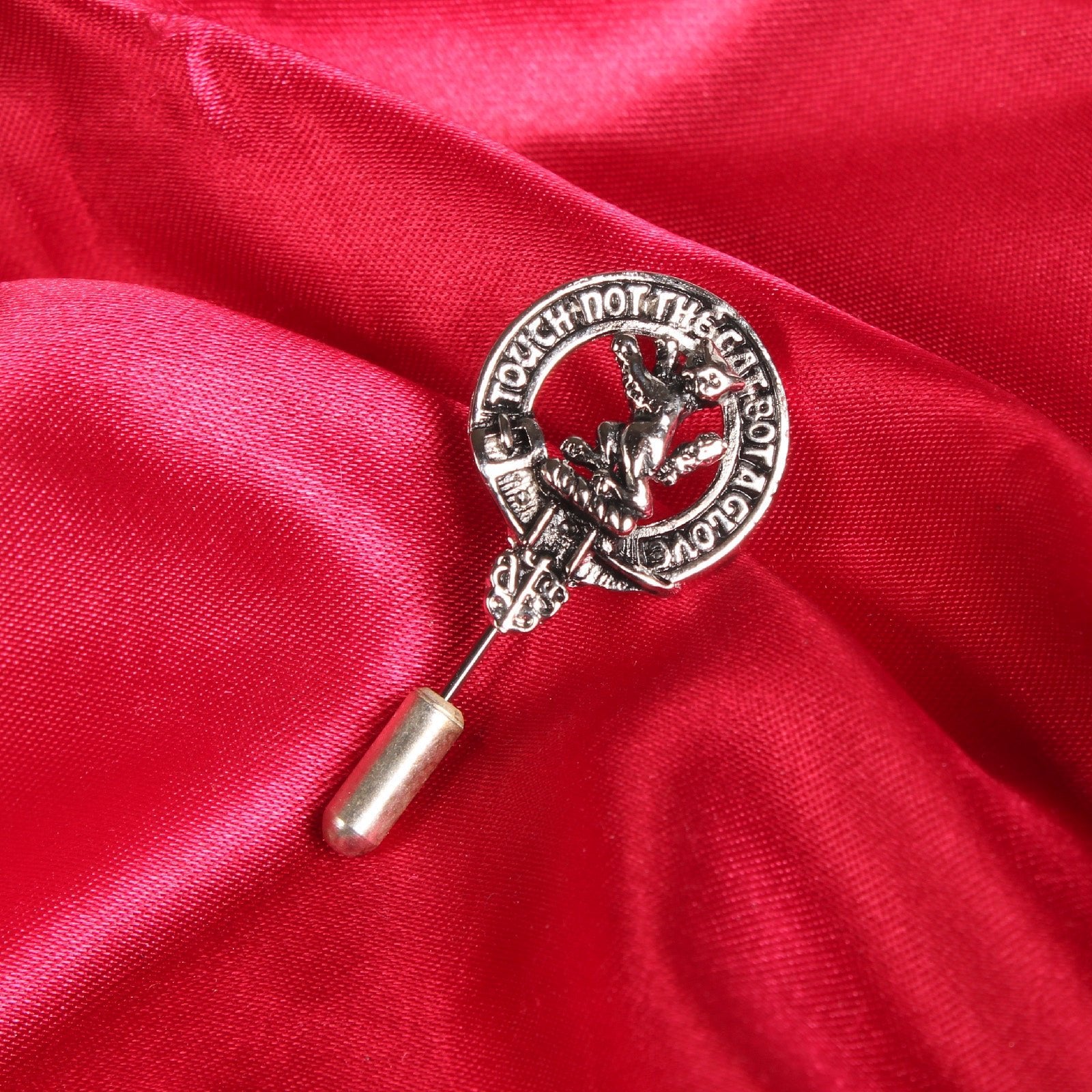 Smith Clan Badge, Kilt Pin, Lapel Pin, Cufflinks, Keyring/Key Fob & Gift Set — Fine Pewter by Art Pewter — Made in Scotland (Shiny Finish) - Heritage Of Scotland - Lapel Pin