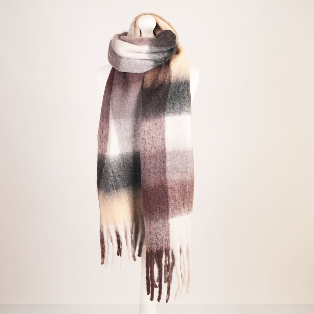 Women’s Soft Check Scarf – Oversized Plaid Winter Wrap with Tassel Fringe - Natural Check - Heritage Of Scotland -