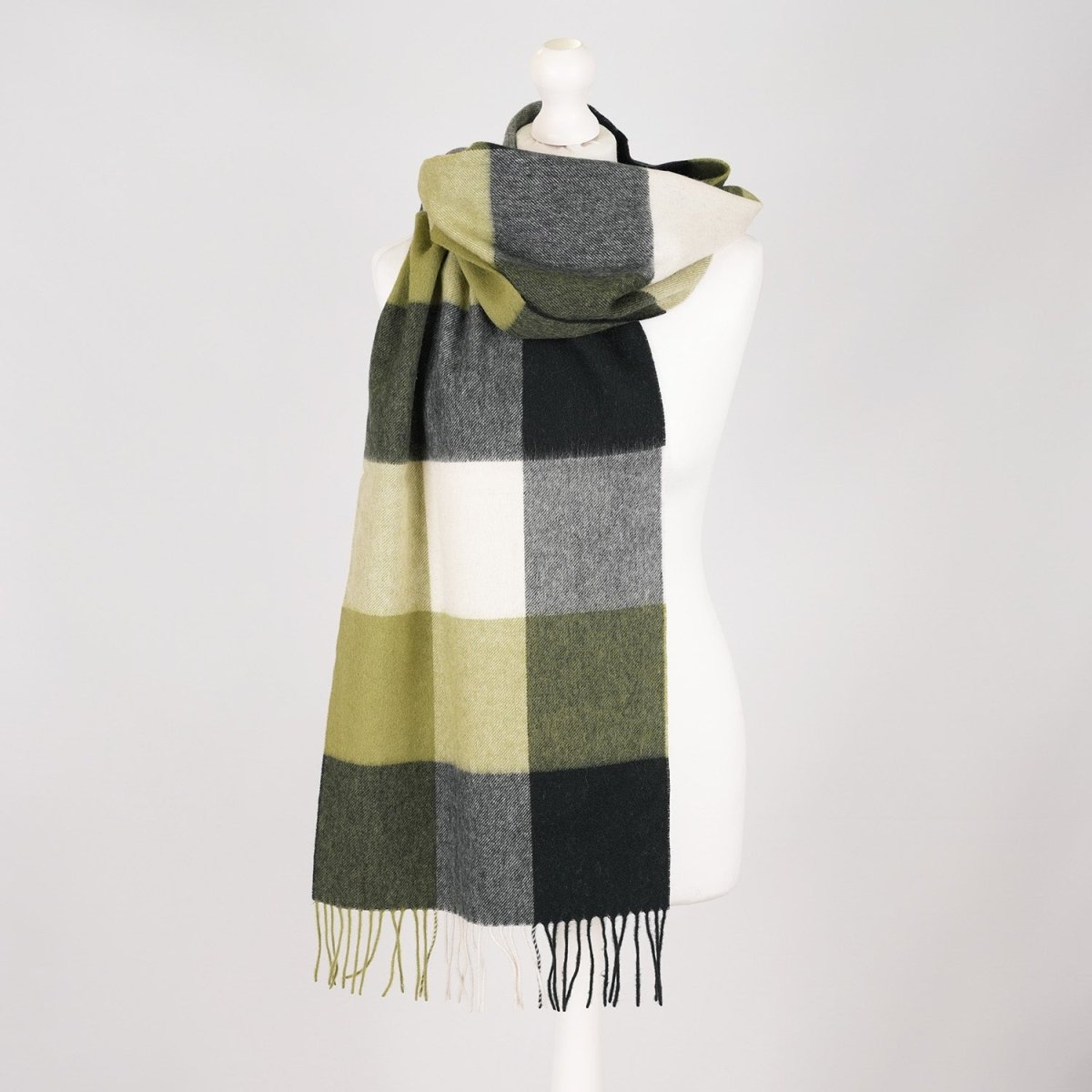100% Lambswool Wide Scarf Soft Unisex Winter Wrap Heritage of Scotland - 3 SQUARE GREEN - Heritage Of Scotland -