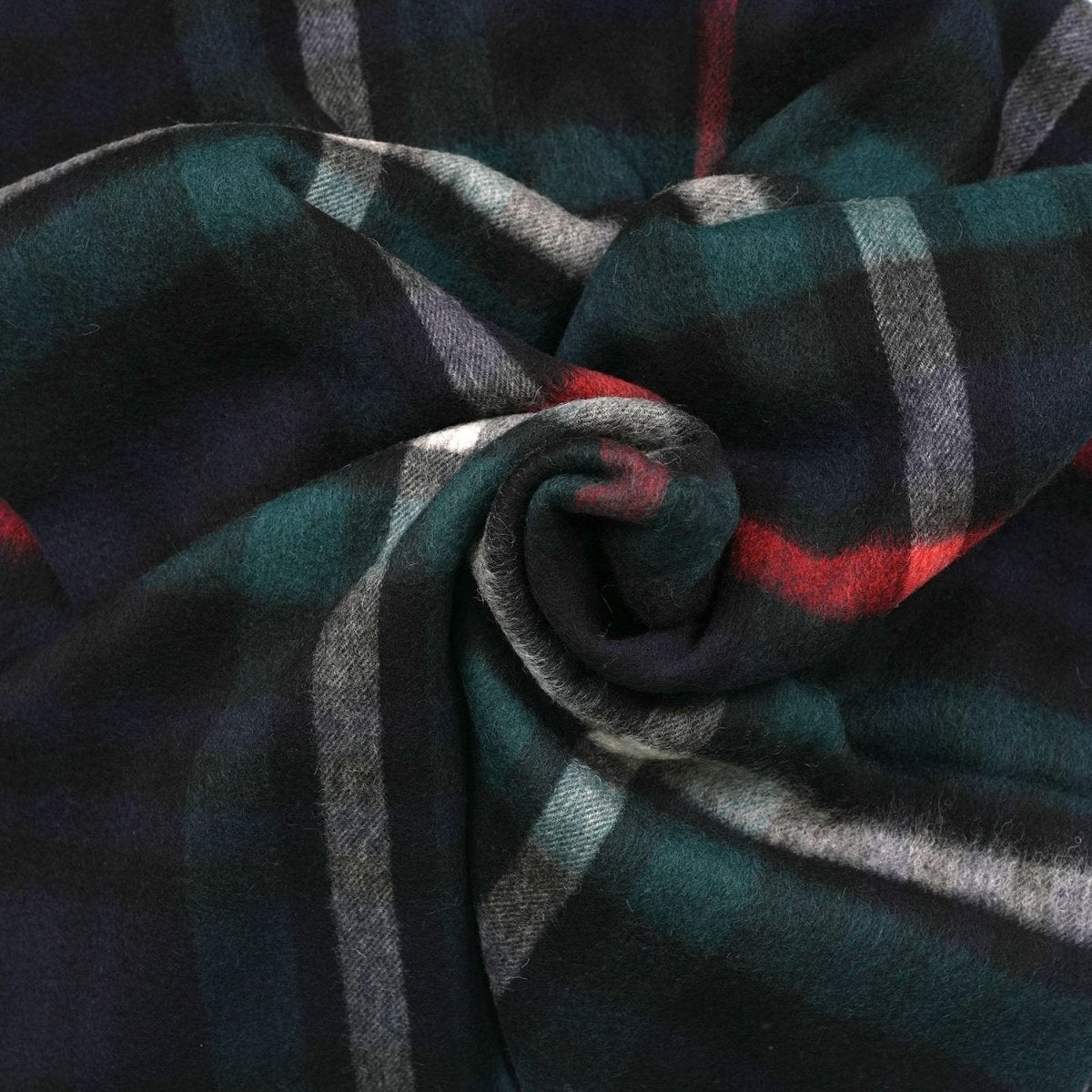 100% Pure Lambswool Blanket Throw – Luxury Soft Warm Wool Blanket - Home Décor - MACKENZIE - Heritage Of Scotland -