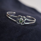 Art Pewter Birthstone Bangle - Silver Plated Pewter - Made in Scotland - August (Peridot) - Heritage Of Scotland -