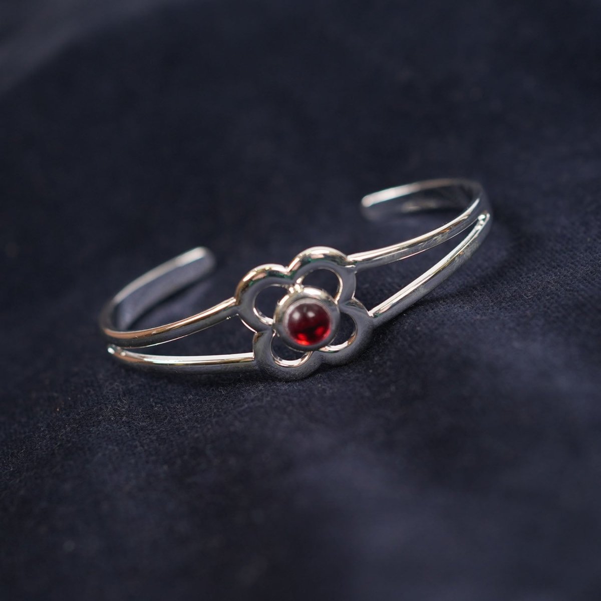 Art Pewter Birthstone Bangle - Silver Plated Pewter - Made in Scotland - July (Ruby) - Heritage Of Scotland -