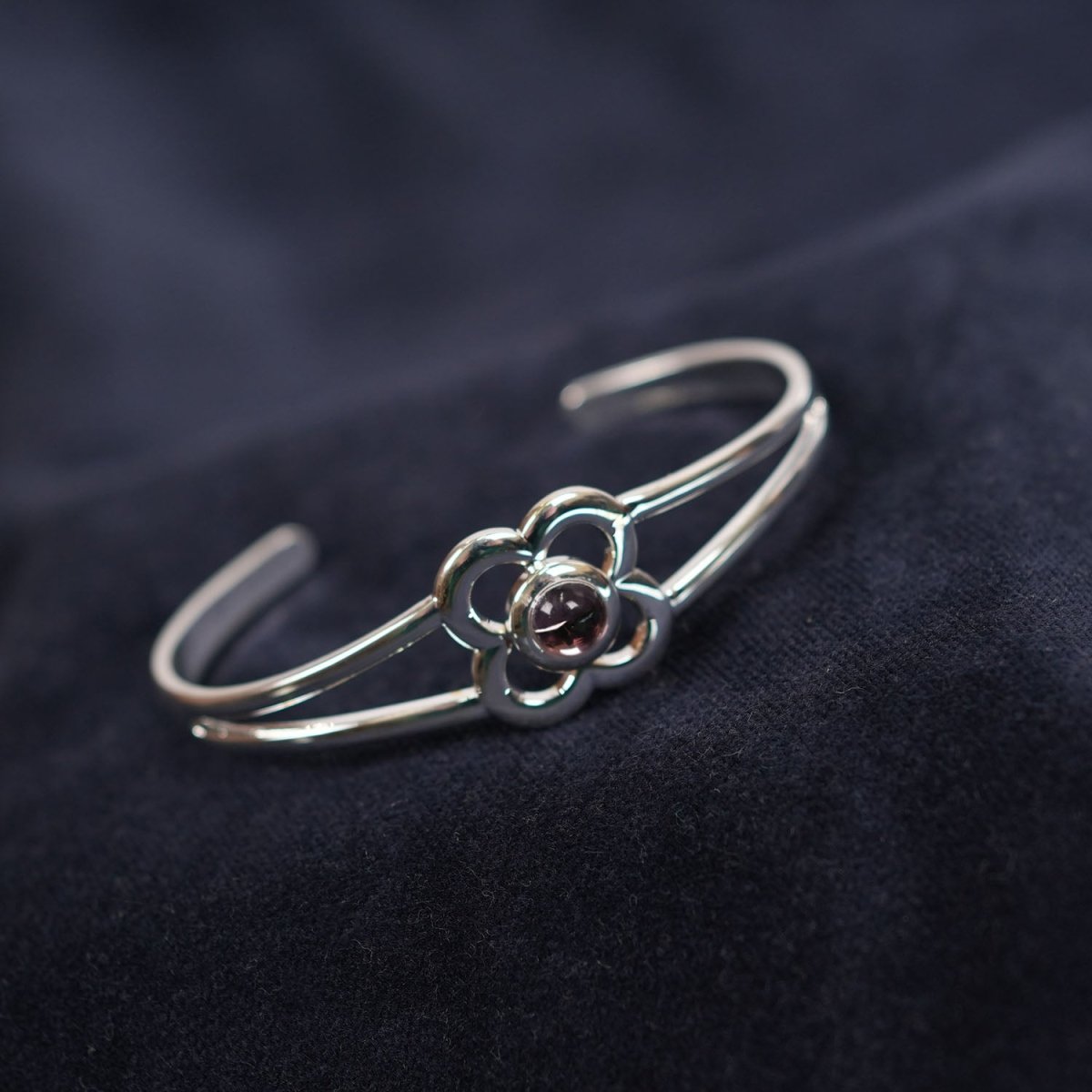 Art Pewter Birthstone Bangle - Silver Plated Pewter - Made in Scotland - June (Light Amethyst) - Heritage Of Scotland -
