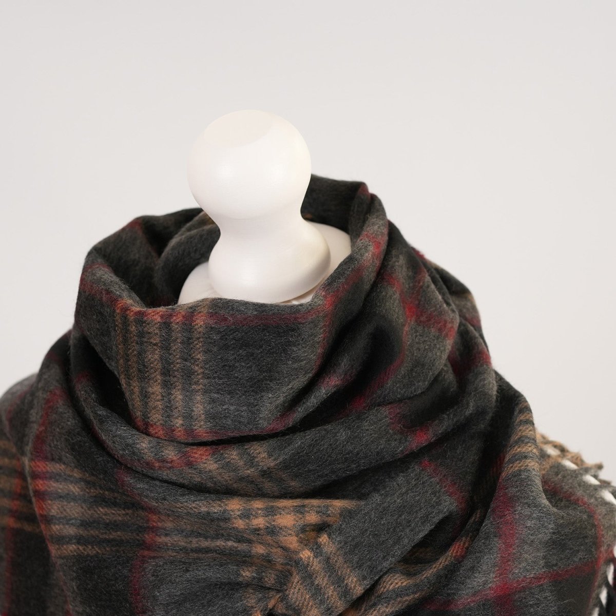 Balmoral 100% Cashmere Woven Scarf Tartan and Checks - Made in Scotland - FINE CHECK GREY - Heritage Of Scotland -