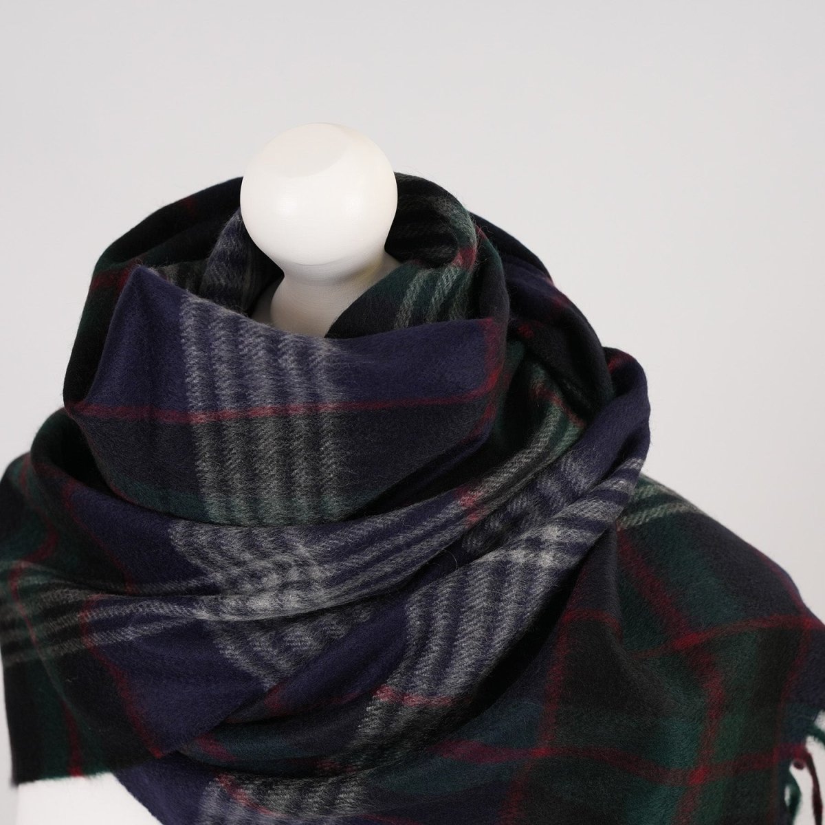 Balmoral 100% Cashmere Woven Scarf Tartan and Checks - Made in Scotland - FINE CHECK NAVY - Heritage Of Scotland -