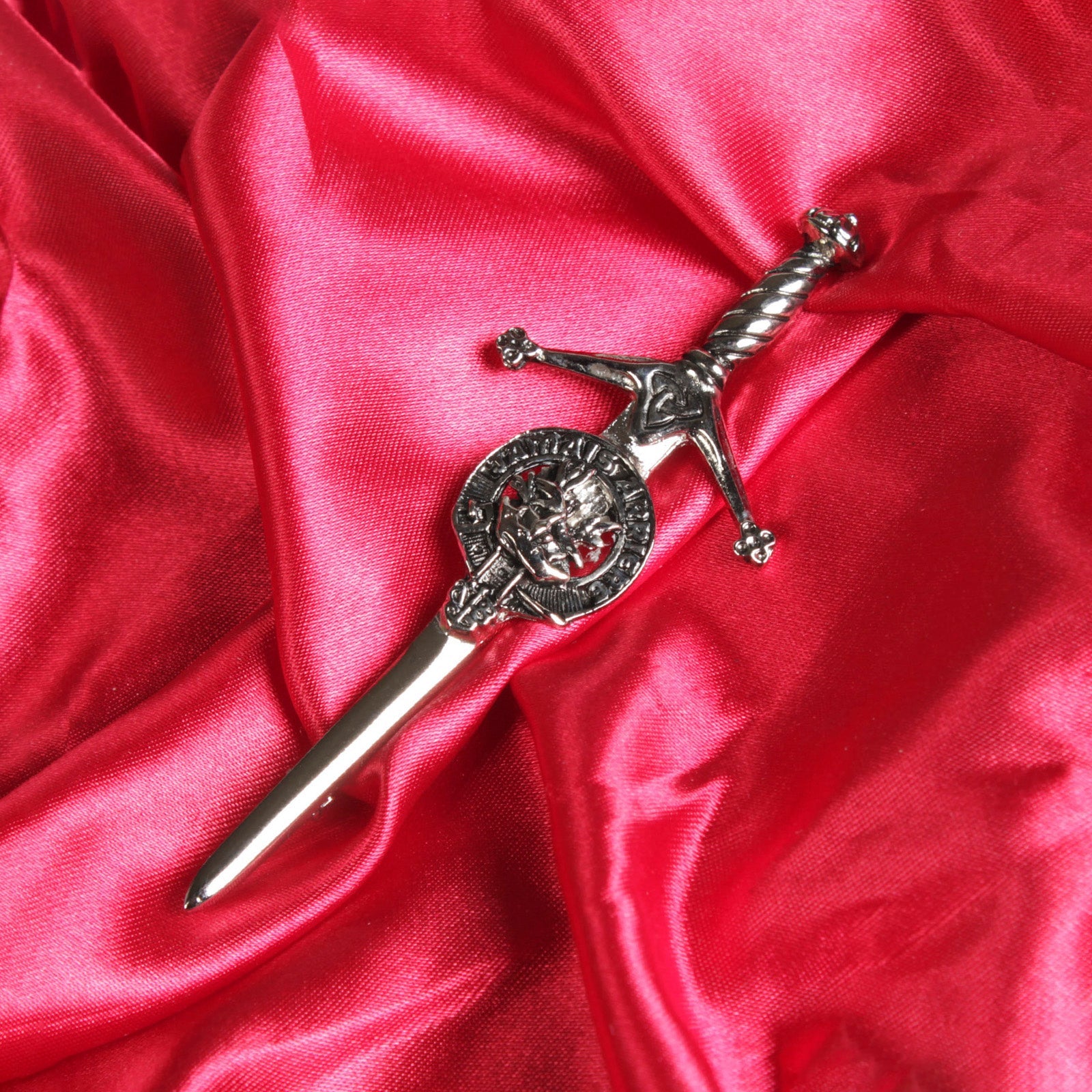 Douglas Clan Badge, Kilt Pin, Lapel Pin, Cufflinks, Keyring/Key Fob & Gift Set — Fine Pewter by Art Pewter — Made in Scotland (Shiny Finish) - Heritage Of Scotland - Kilt Pin