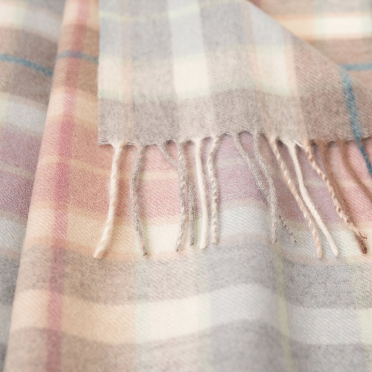 Edinburgh 100% Pure Cashmere Wide Scarf – Luxury Oversized Wrap - Buchanan Mix Grey - Heritage Of Scotland -