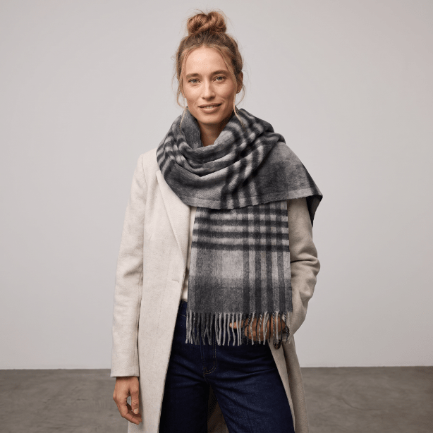 Edinburgh Lambswool Tartan Stole - Soft Luxury Check Wrap with Fringe - Chequer Tartan Dark Grey - Heritage Of Scotland -