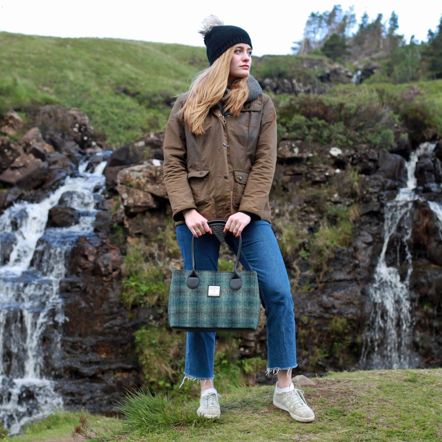 Harris Tweed Cassley Classic Handbag - Elegant Tartan Shoulder Bag - Heritage Of Scotland - Rust Red with Green, White & Blue Overcheck (COL151)