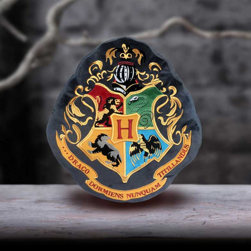 Harry Potter Hogwarts Crest Cushion 40Cm - Heritage Of Scotland - NA