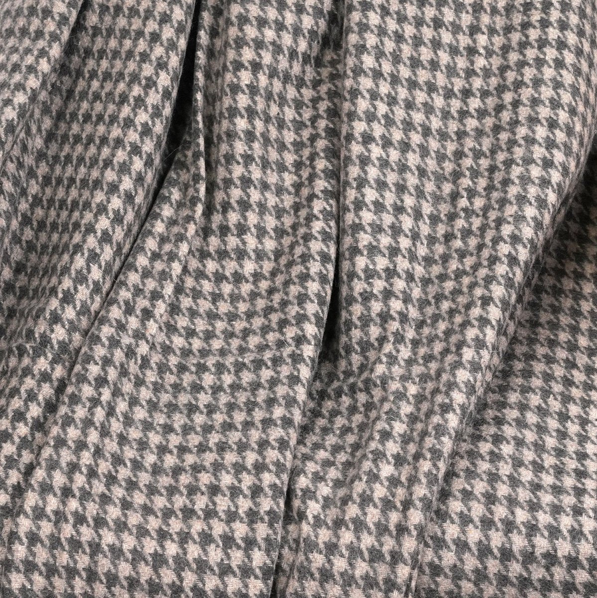 Houndstooth Blanket Natural Mid – Soft Cosy Throw - Heritage Of Scotland -