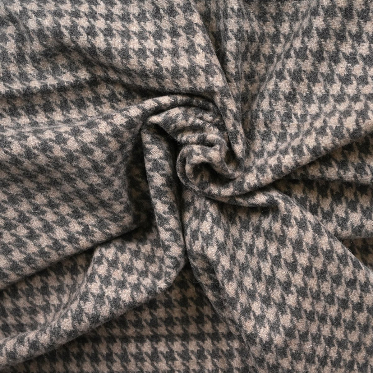 Houndstooth Blanket Natural Mid – Soft Cosy Throw - Heritage Of Scotland -