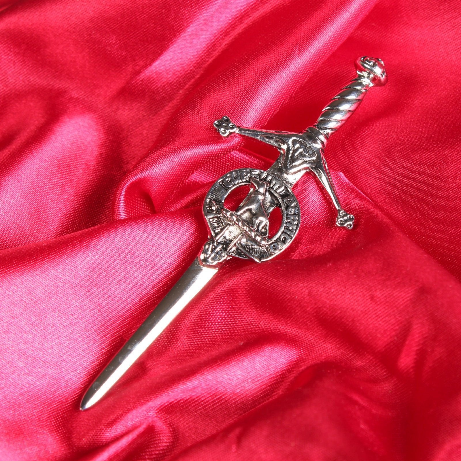 Hunter Clan Badge, Kilt Pin, Lapel Pin, Cufflinks, Keyring/Key Fob & Gift Set — Fine Pewter by Art Pewter — Made in Scotland (Shiny Finish) - Heritage Of Scotland - Kilt Pin
