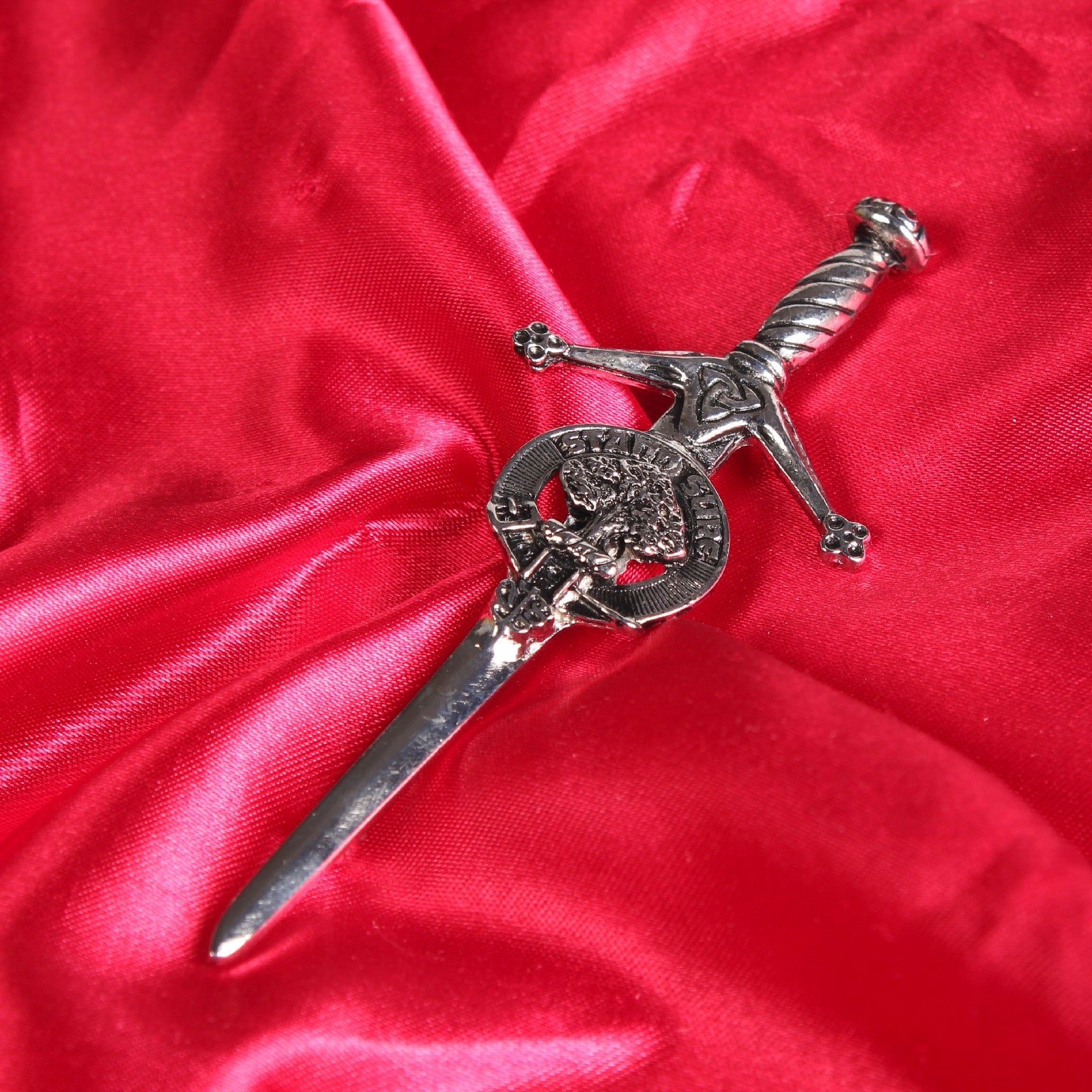 Maxwell Clan Badge, Kilt Pin, Lapel Pin, Cufflinks, Keyring/Key Fob & Gift Set — Fine Pewter by Art Pewter — Made in Scotland (Shiny Finish) - Heritage Of Scotland - Kilt Pin