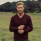 Men's Dunedin Cashmere 100% Cashmere V Neck Jumper - Bordeaux - Heritage Of Scotland - XS