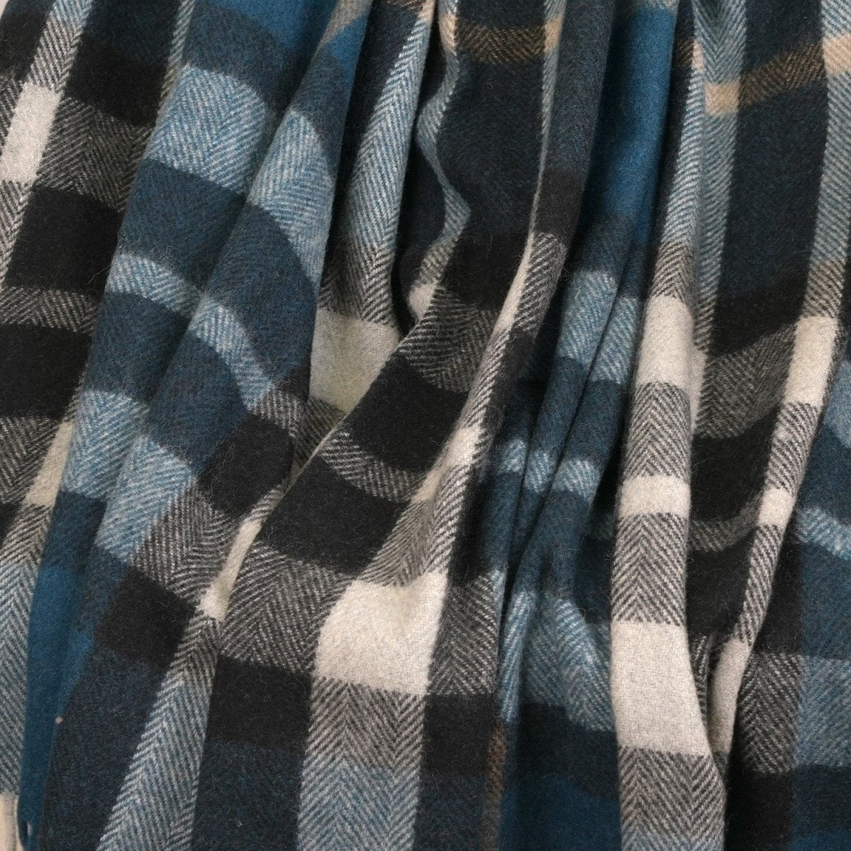 Tartan Wool Blend Blanket Throw – Soft Plaid Sofa & Bed Blanket - Exploded Scotty Thomson Pacific - Heritage Of Scotland -
