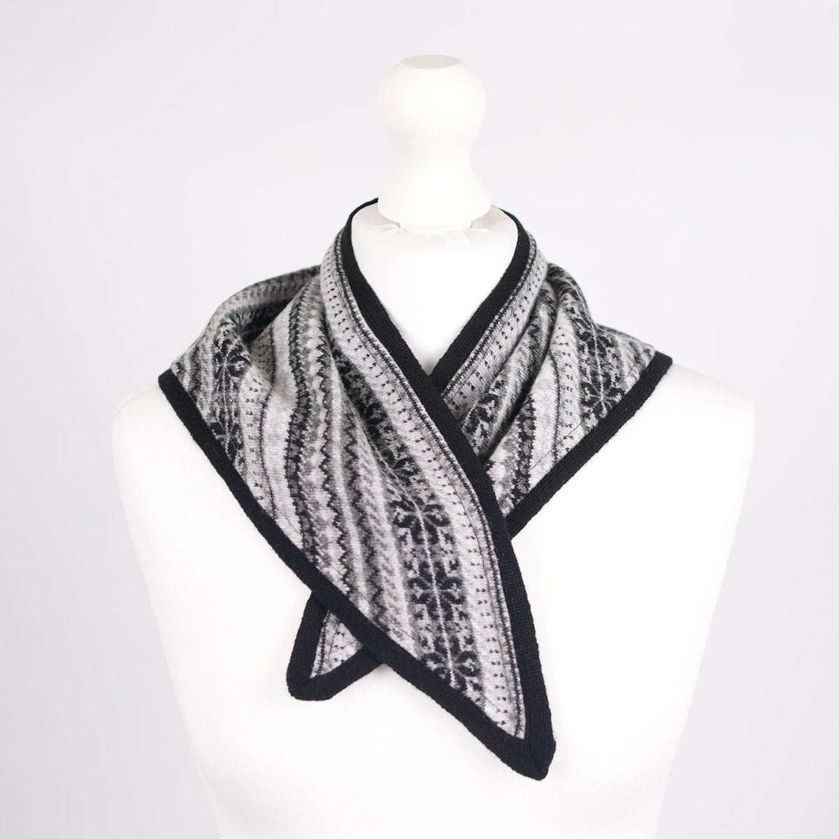 Women’s Lambswool Fair Isle Neck Scarf – Made in Scotland - BLACK - Heritage Of Scotland -
