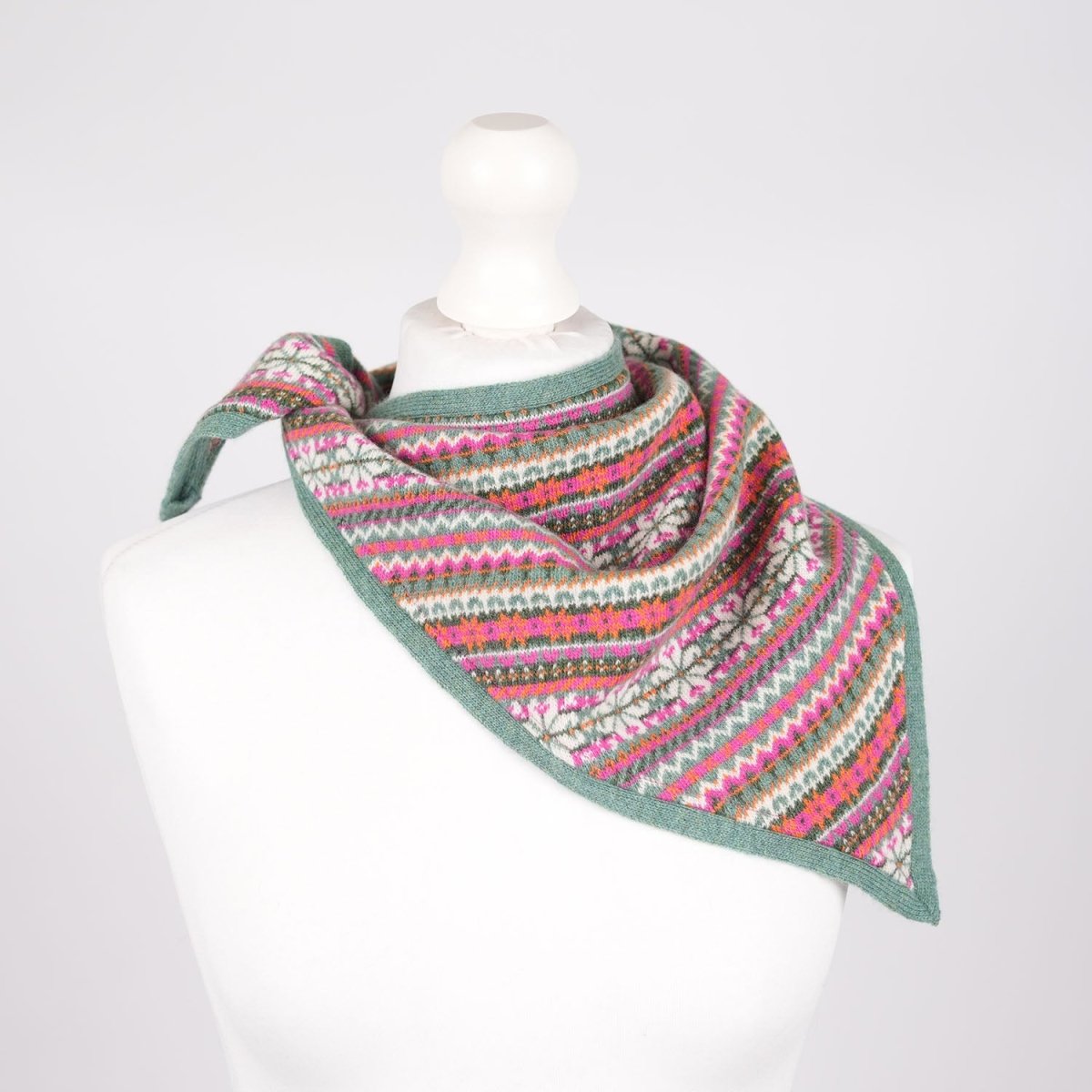Women’s Lambswool Fair Isle Neck Scarf – Made in Scotland - STRATH - Heritage Of Scotland -