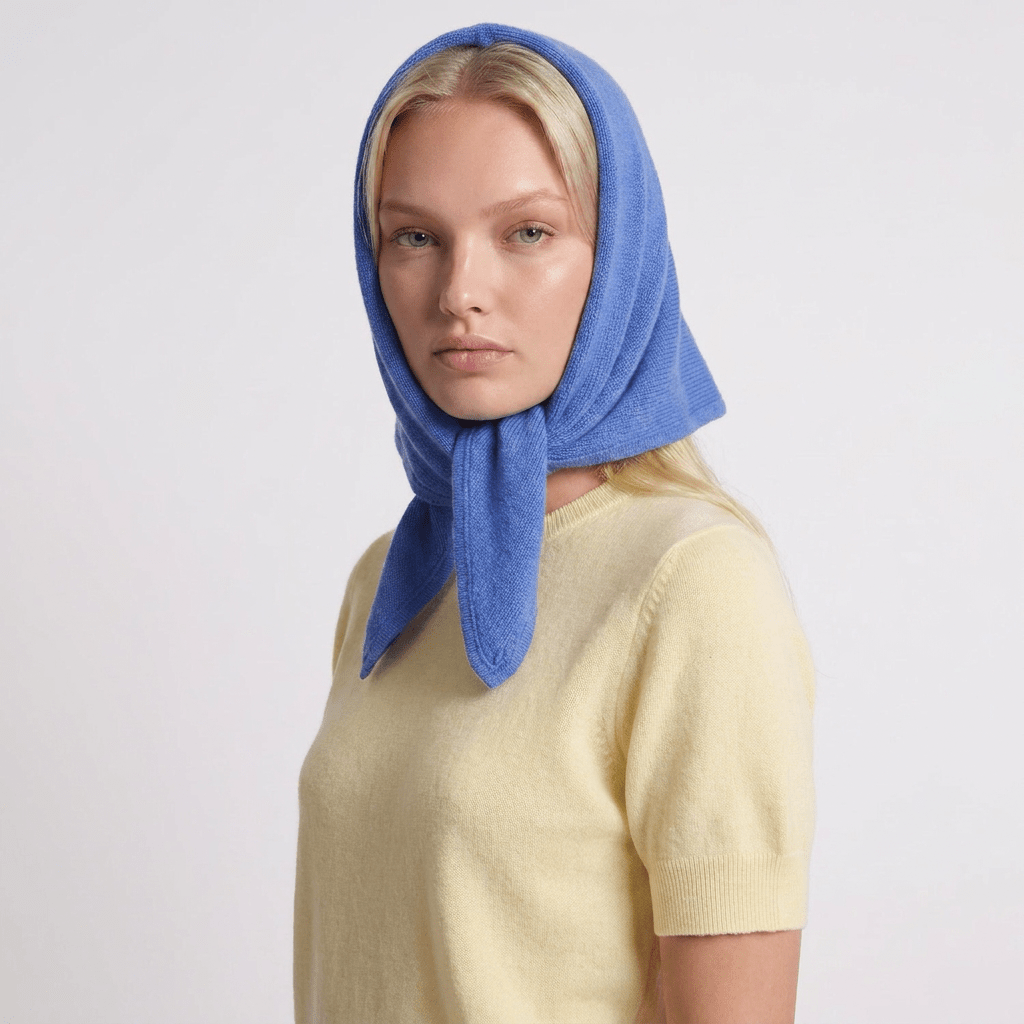 Women’s Luxury Ribbed Cashmere Triangle Scarf - CORNFLOWER - Heritage Of Scotland -