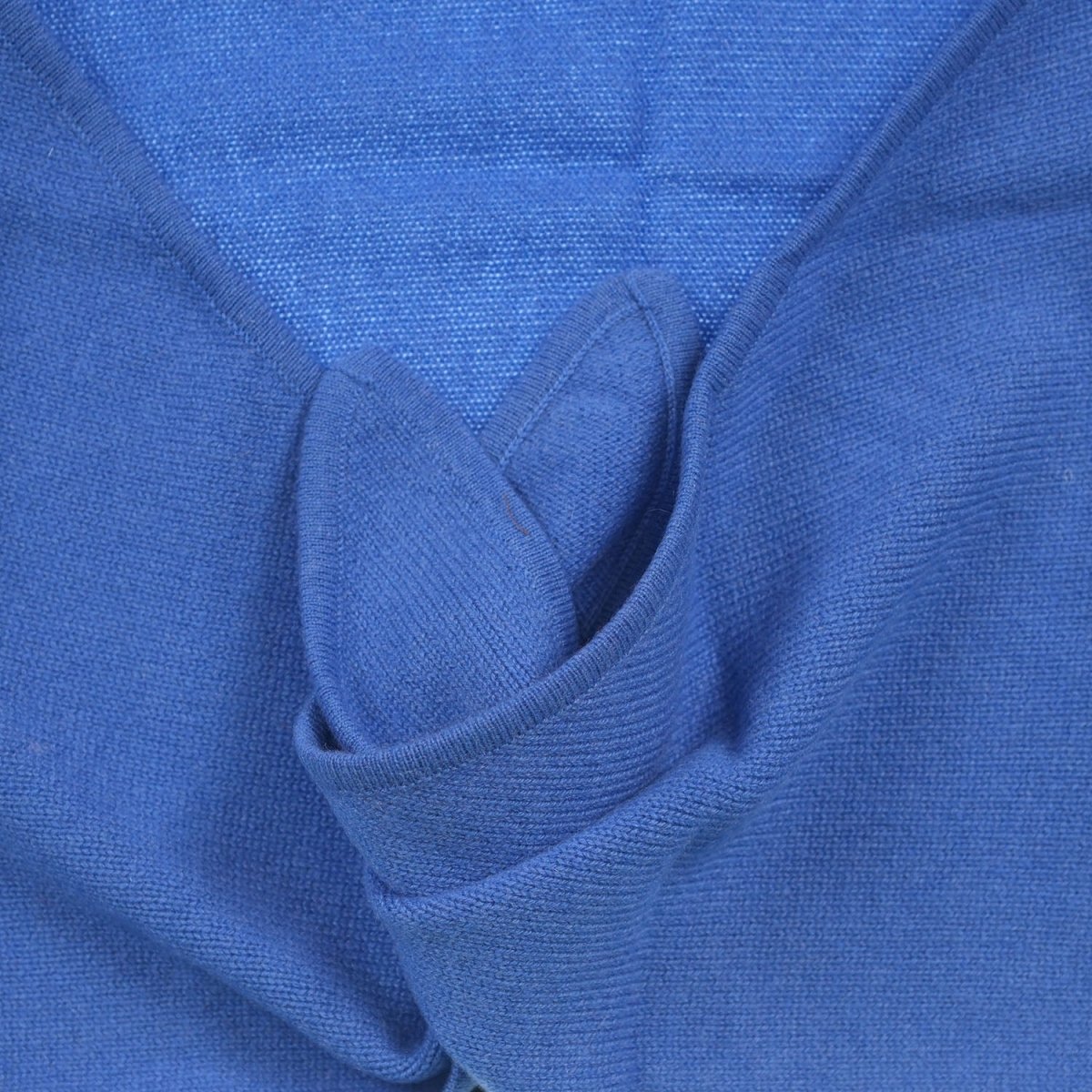 Women’s Luxury Ribbed Cashmere Triangle Scarf - CORNFLOWER - Heritage Of Scotland -