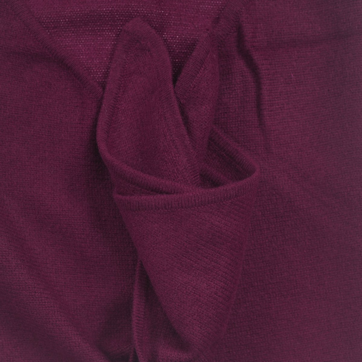 Women’s Luxury Ribbed Cashmere Triangle Scarf - EMINENCE - Heritage Of Scotland -
