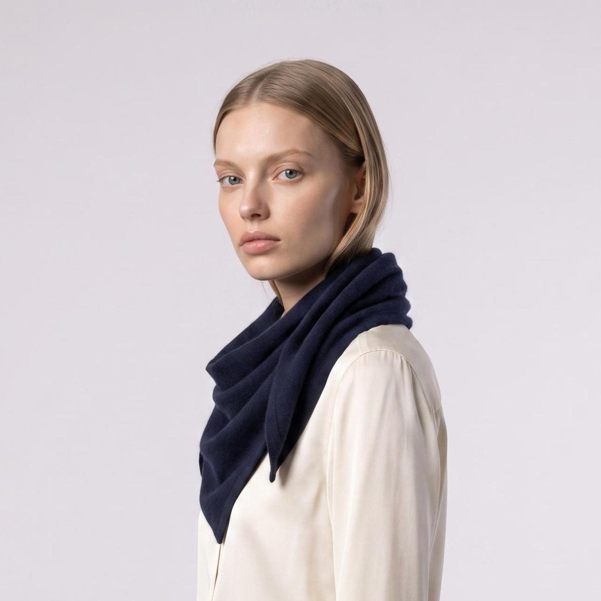 Women’s Luxury Ribbed Cashmere Triangle Scarf - NAVY - Heritage Of Scotland -