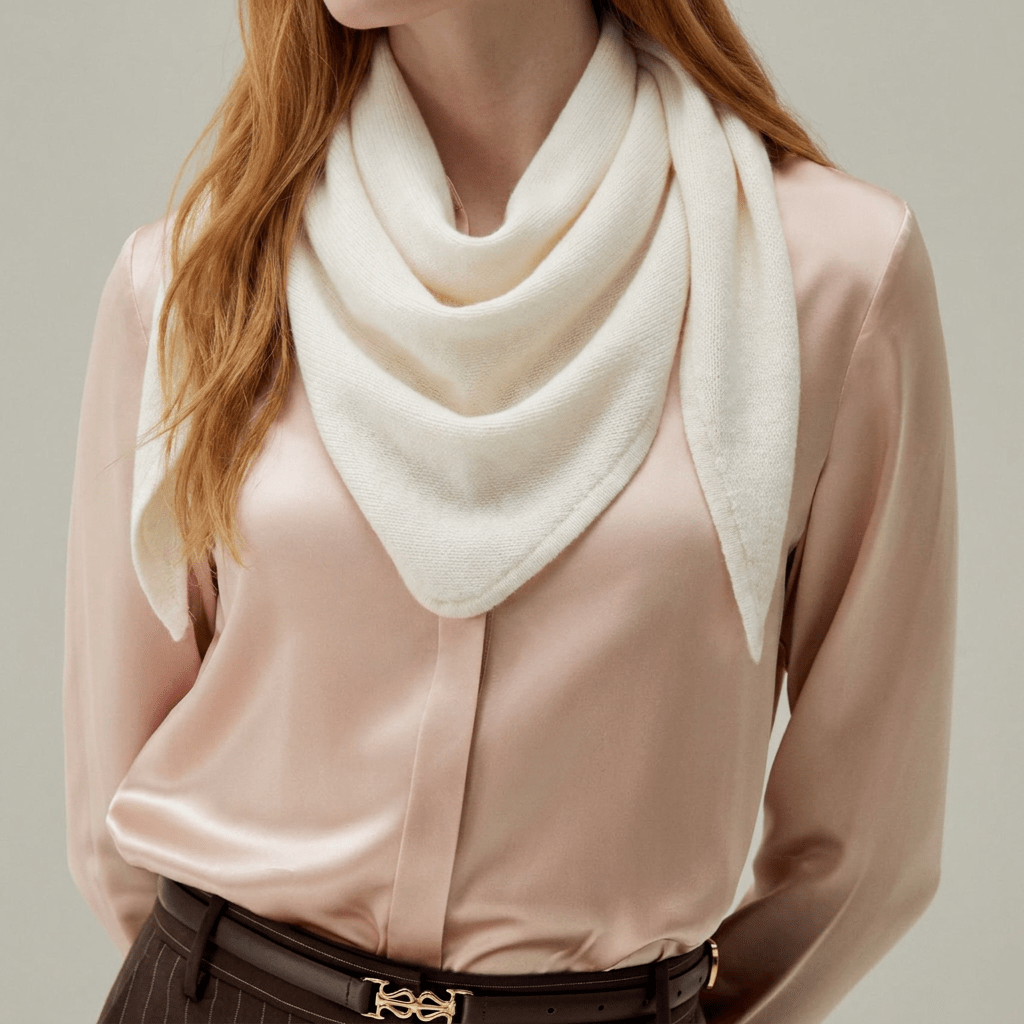 Women’s Luxury Ribbed Cashmere Triangle Scarf - WHITE - Heritage Of Scotland -