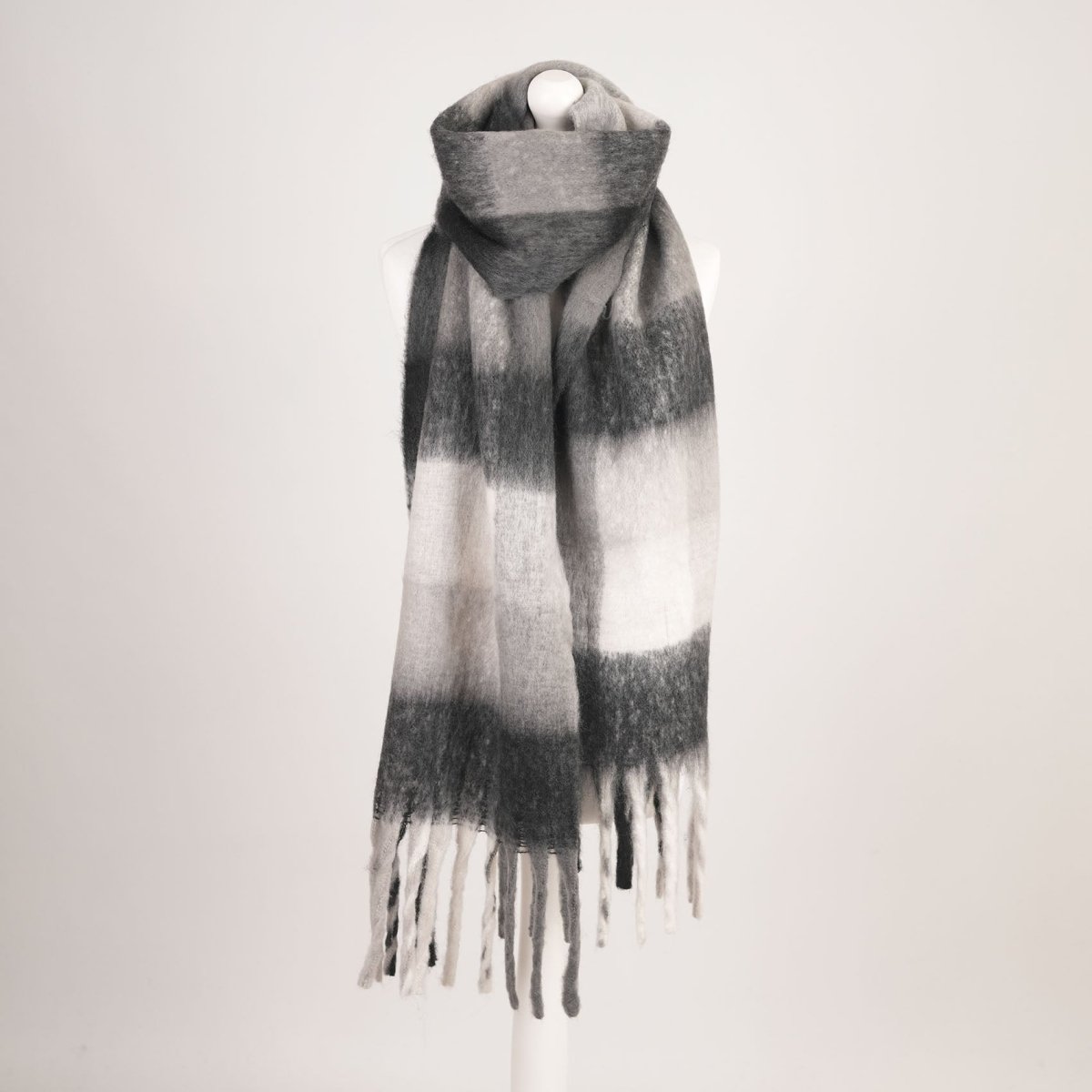 Women’s Soft Check Scarf – Oversized Plaid Winter Wrap with Tassel Fringe - Grey Check - Heritage Of Scotland -
