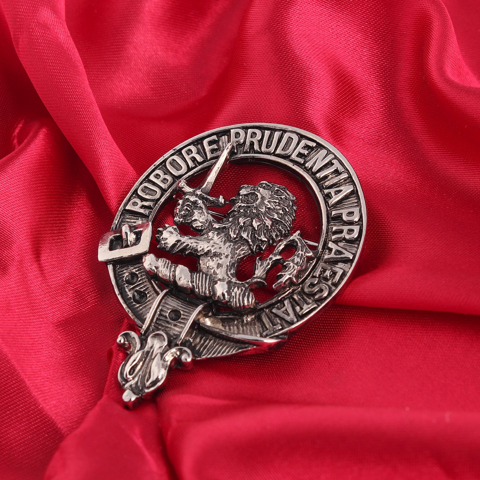 Young Clan Badge, Kilt Pin, Lapel Pin, Cufflinks, Keyring/Key Fob & Gift Set — Fine Pewter by Art Pewter — Made in Scotland (Shiny Finish) - Heritage Of Scotland - Badge