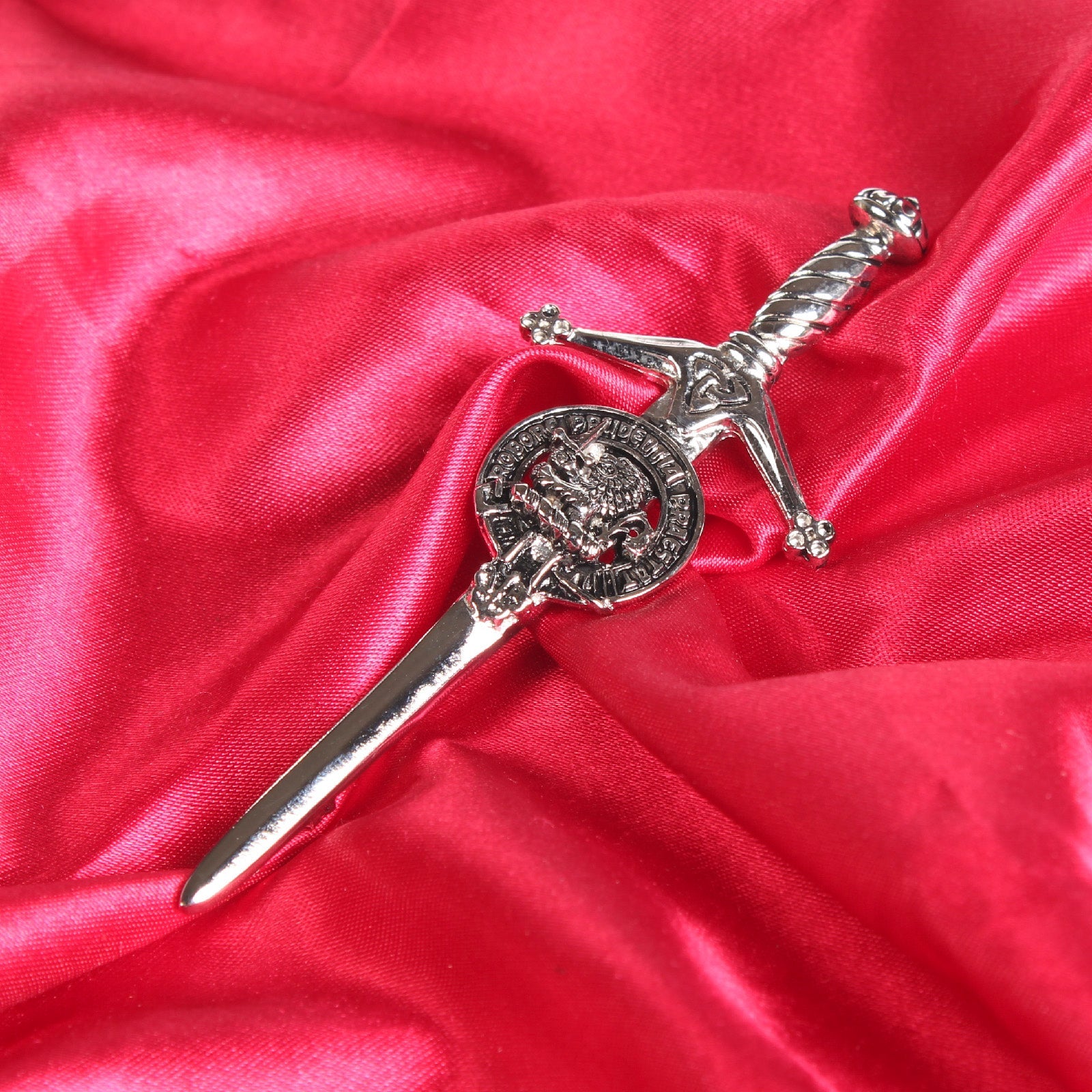 Young Clan Badge, Kilt Pin, Lapel Pin, Cufflinks, Keyring/Key Fob & Gift Set — Fine Pewter by Art Pewter — Made in Scotland (Shiny Finish) - Heritage Of Scotland - Kilt Pin